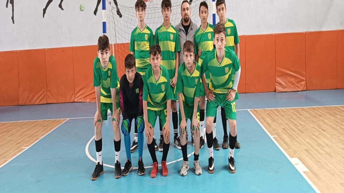 Okulumuz Öğrencileri Eren Enerji Lisesi Futsal Turnuvasına Katıldı. 